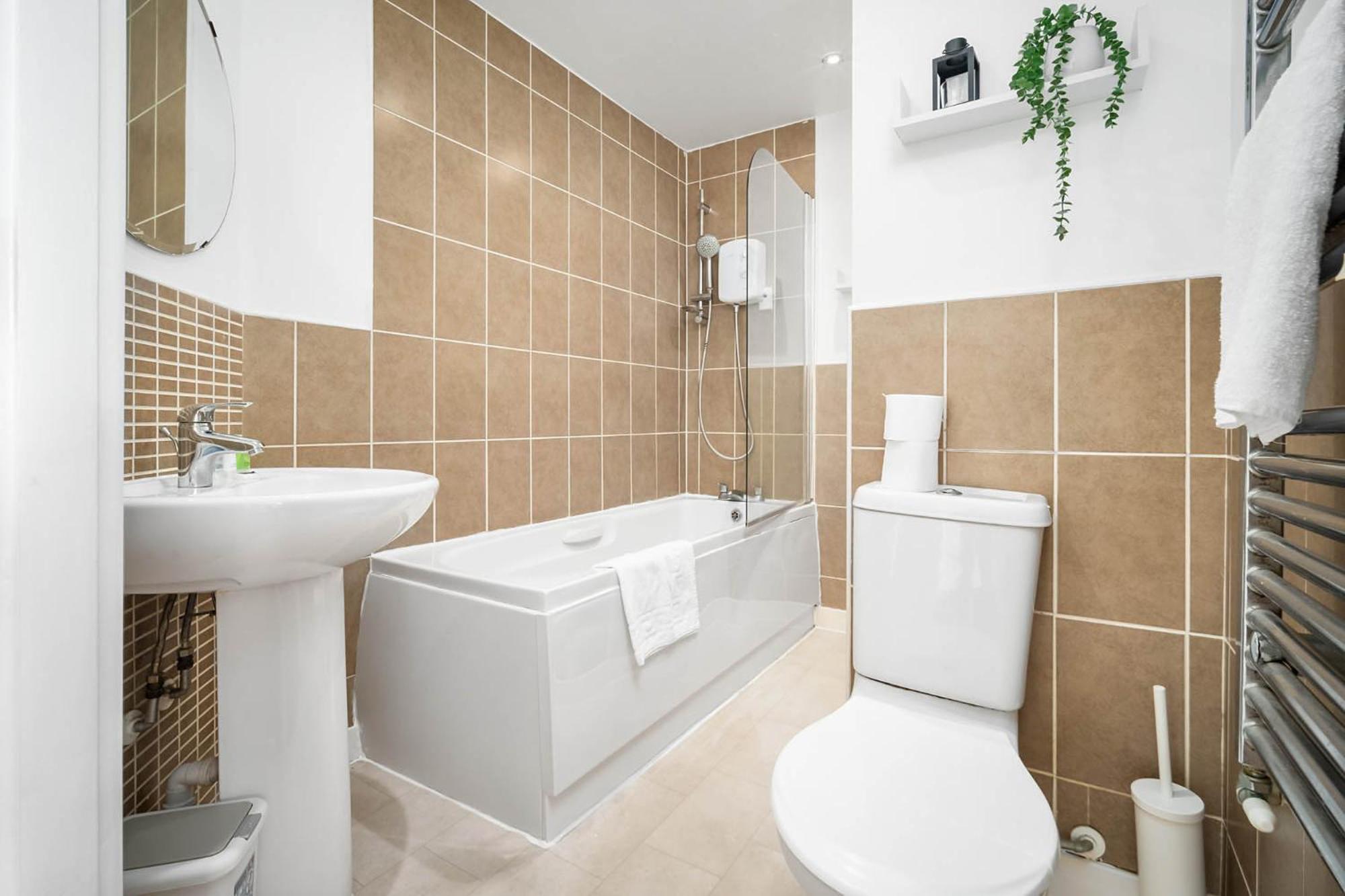 2 Bedroom House - Garden & Parking 2Gm - Wifi Birmingham Ngoại thất bức ảnh